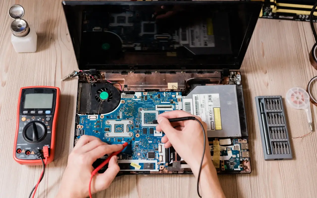 When to Repair Any Computer vs. When to Buy a New One - Brisbane ...